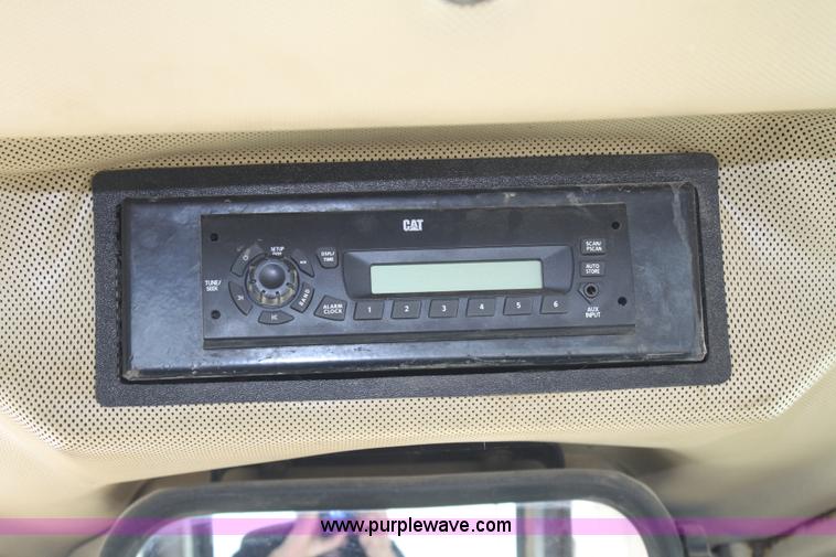 image for item B6854 1999 Caterpillar D6R LGP dozer