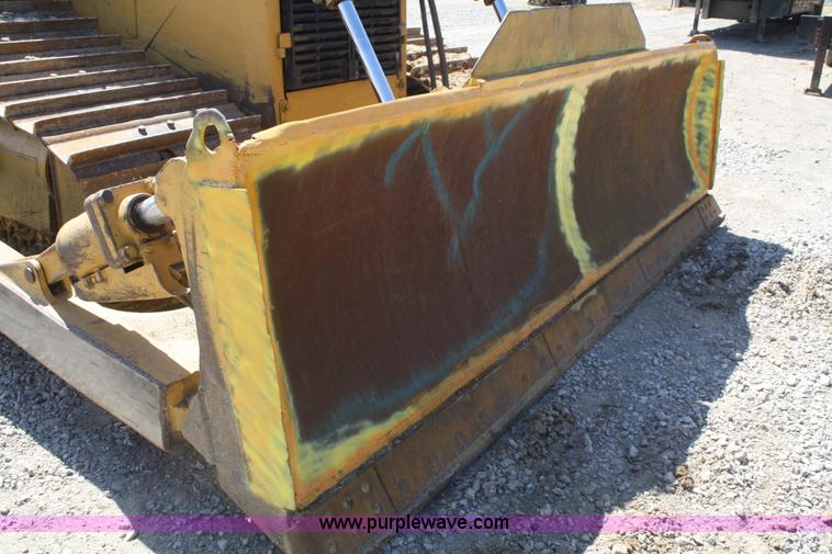 image for item B6854 1999 Caterpillar D6R LGP dozer