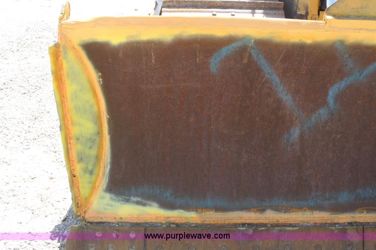 image for item B6854 1999 Caterpillar D6R LGP dozer
