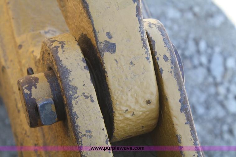 image for item B6854 1999 Caterpillar D6R LGP dozer