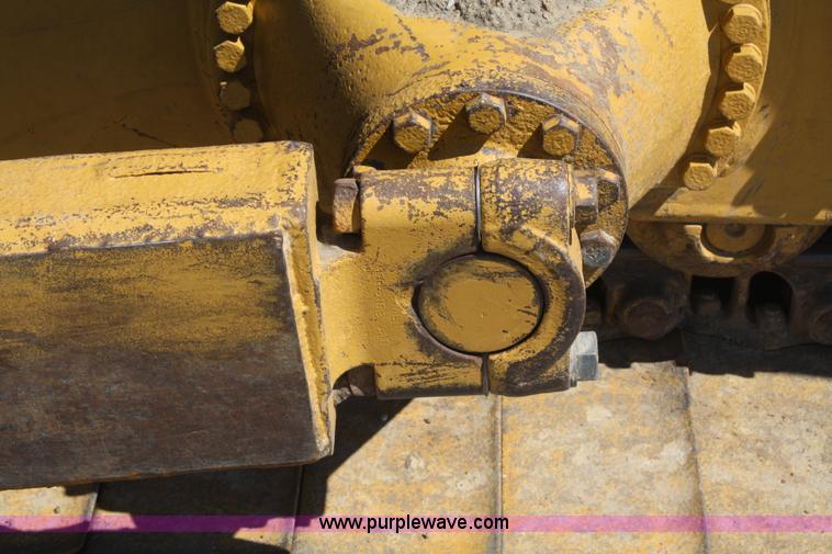 image for item B6854 1999 Caterpillar D6R LGP dozer