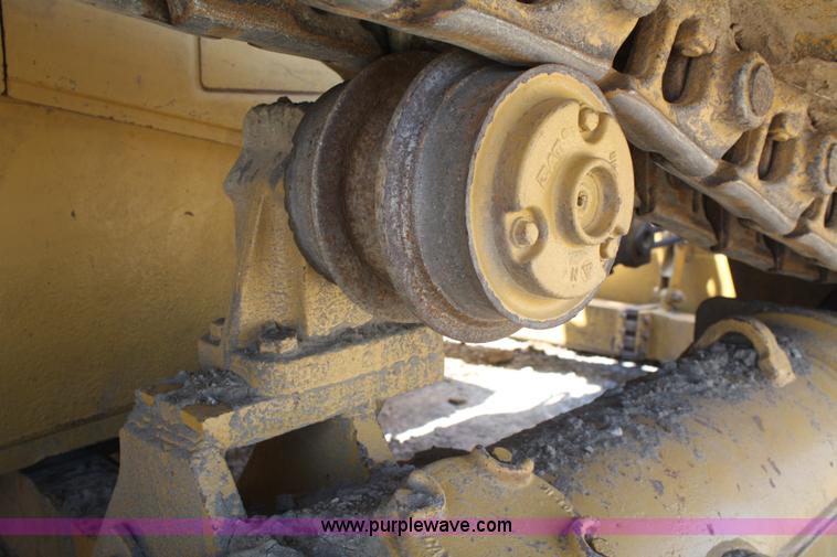 image for item B6854 1999 Caterpillar D6R LGP dozer