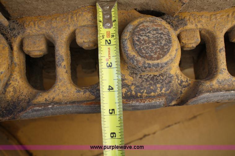 image for item B6854 1999 Caterpillar D6R LGP dozer
