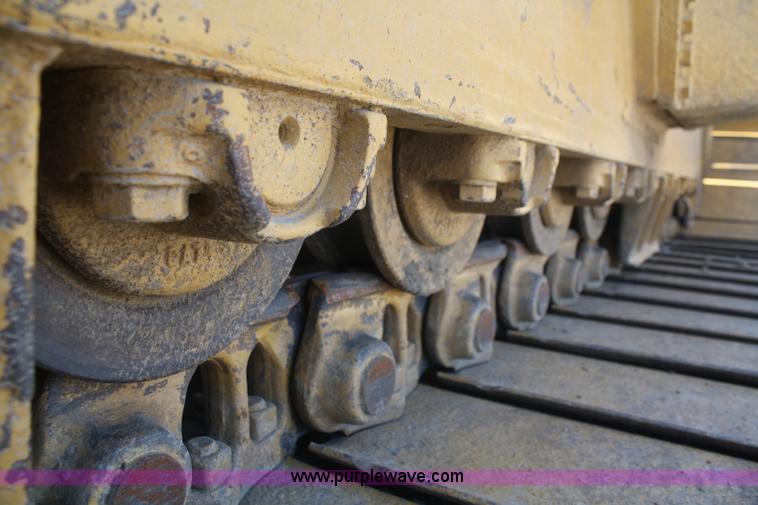 image for item B6854 1999 Caterpillar D6R LGP dozer