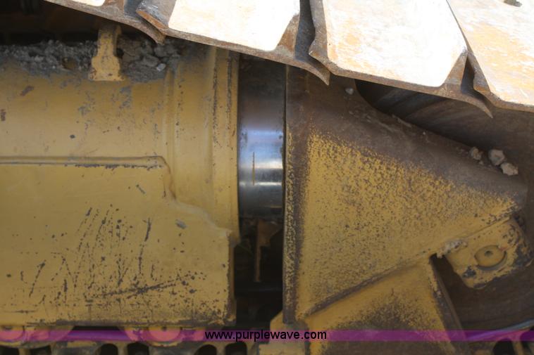 image for item B6854 1999 Caterpillar D6R LGP dozer