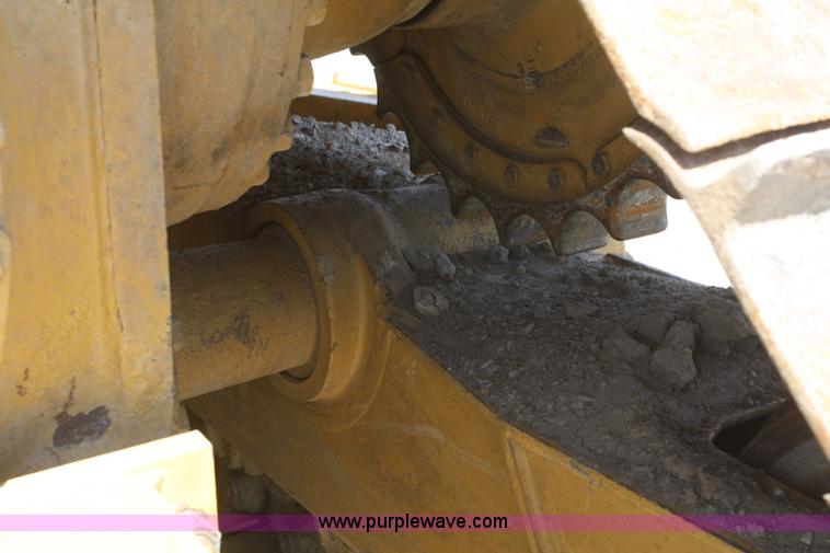 image for item B6854 1999 Caterpillar D6R LGP dozer