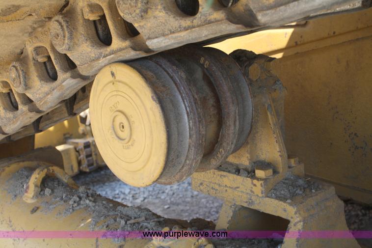 image for item B6854 1999 Caterpillar D6R LGP dozer