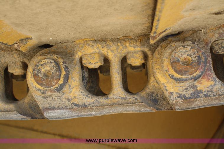 image for item B6854 1999 Caterpillar D6R LGP dozer