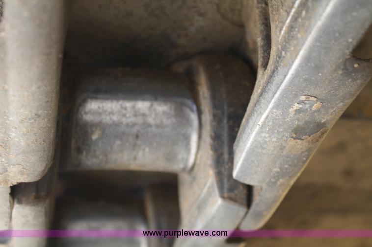 image for item B6854 1999 Caterpillar D6R LGP dozer