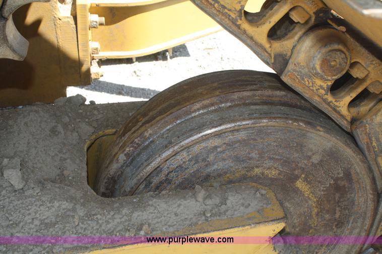 image for item B6854 1999 Caterpillar D6R LGP dozer