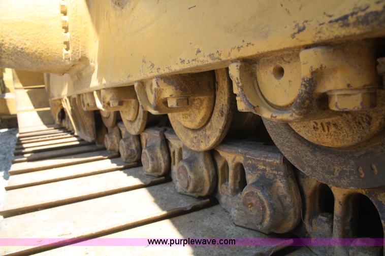 image for item B6854 1999 Caterpillar D6R LGP dozer