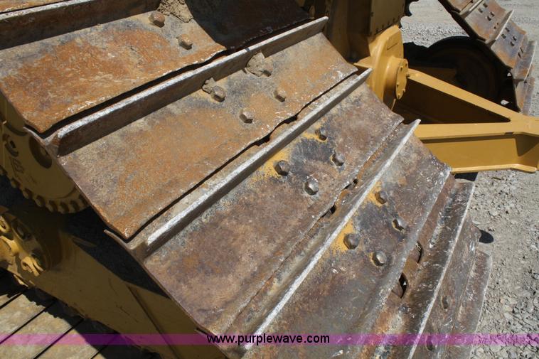 image for item B6854 1999 Caterpillar D6R LGP dozer