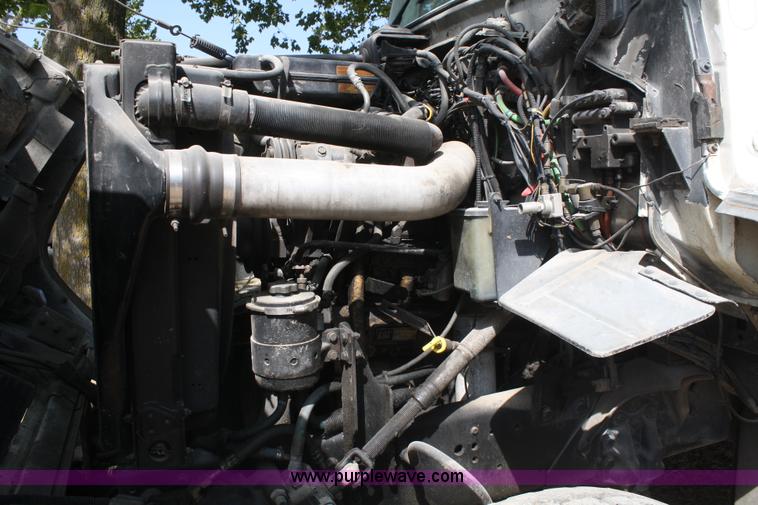 image for item B6855 1995 Ford L9000 Hi-Rail vacuum truck