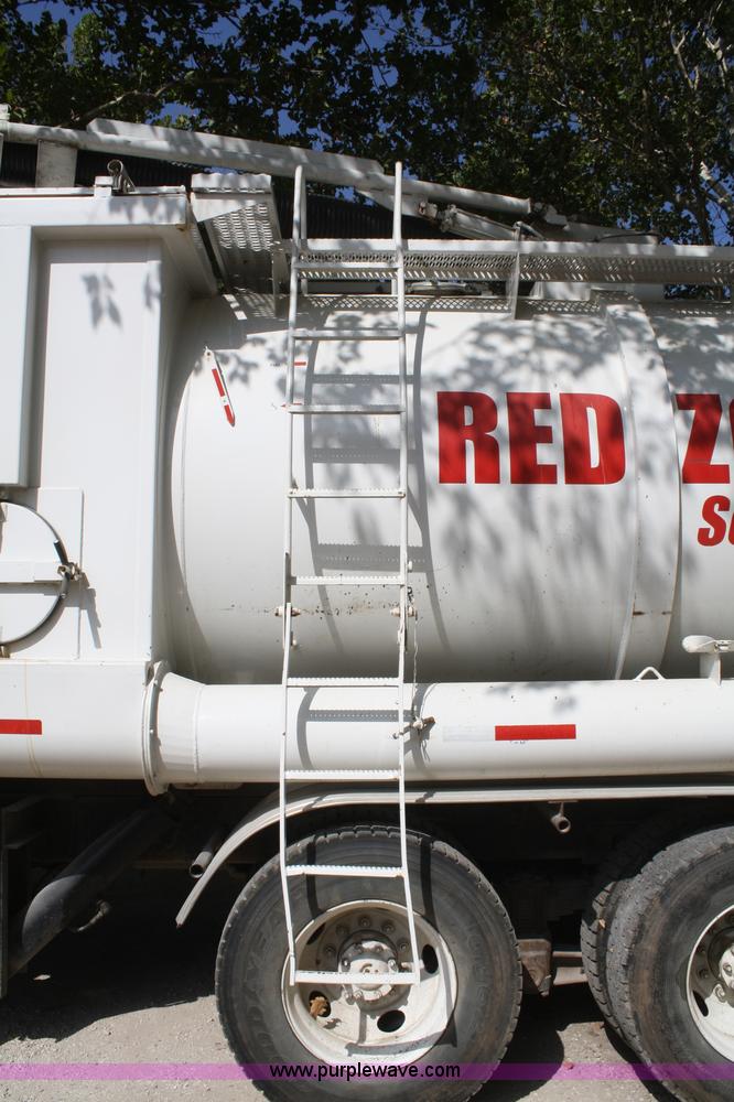 image for item B6855 1995 Ford L9000 Hi-Rail vacuum truck