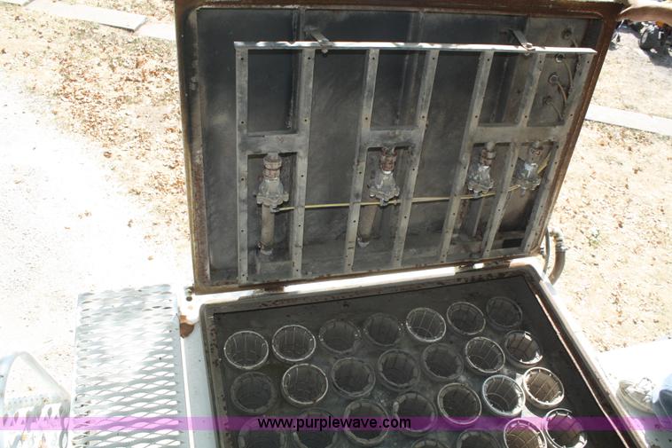 image for item B6855 1995 Ford L9000 Hi-Rail vacuum truck