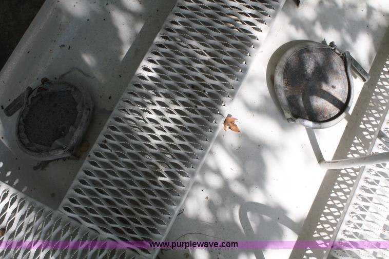 image for item B6855 1995 Ford L9000 Hi-Rail vacuum truck