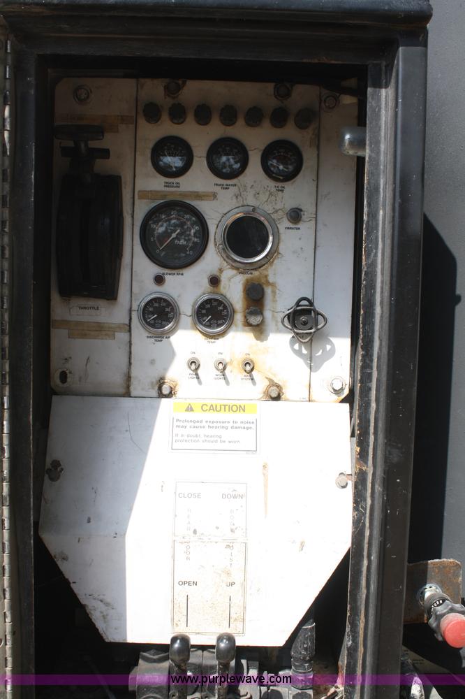 image for item B6855 1995 Ford L9000 Hi-Rail vacuum truck