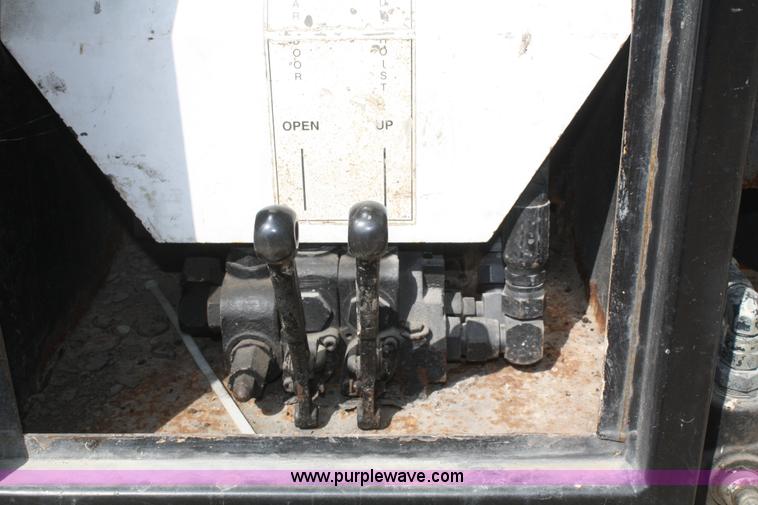 image for item B6855 1995 Ford L9000 Hi-Rail vacuum truck