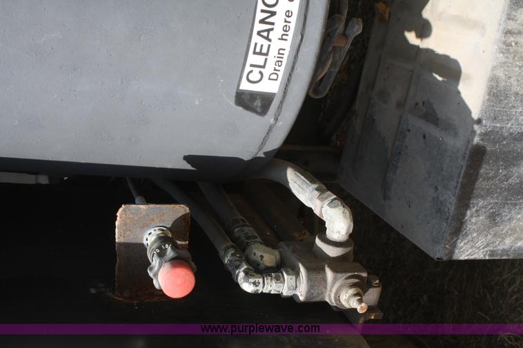 image for item B6855 1995 Ford L9000 Hi-Rail vacuum truck