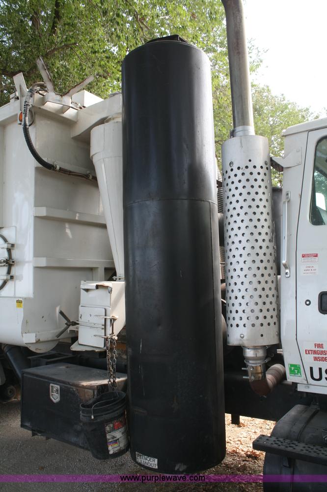 image for item B6855 1995 Ford L9000 Hi-Rail vacuum truck