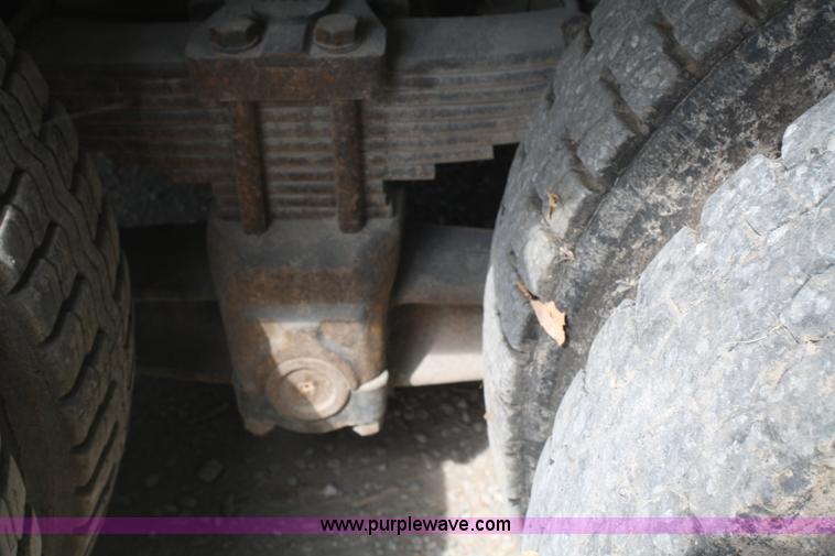 image for item B6855 1995 Ford L9000 Hi-Rail vacuum truck