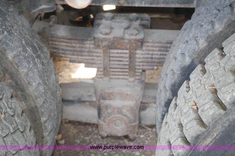 image for item B6855 1995 Ford L9000 Hi-Rail vacuum truck