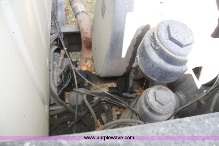 image for item B6855 1995 Ford L9000 Hi-Rail vacuum truck