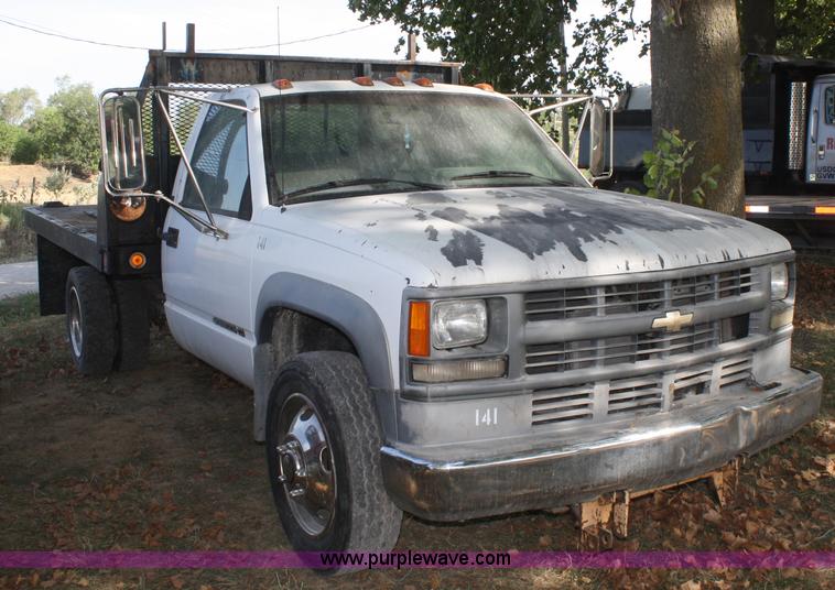 image for item B6859 1994 Chevrolet 3500 HD flatbed pickup truck
