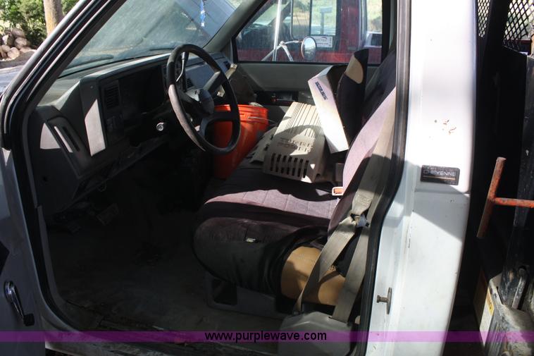 image for item B6859 1994 Chevrolet 3500 HD flatbed pickup truck