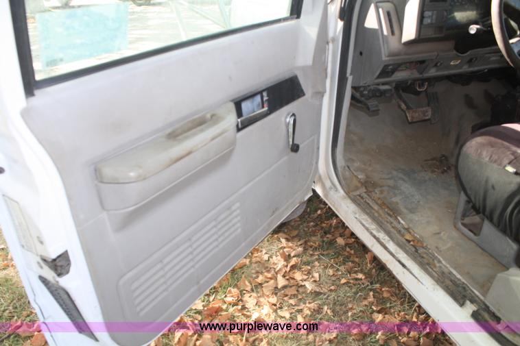 image for item B6859 1994 Chevrolet 3500 HD flatbed pickup truck