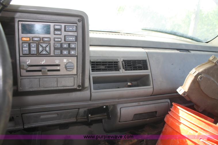 image for item B6859 1994 Chevrolet 3500 HD flatbed pickup truck