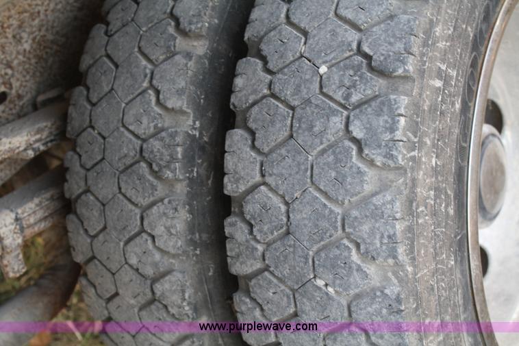 image for item B6859 1994 Chevrolet 3500 HD flatbed pickup truck