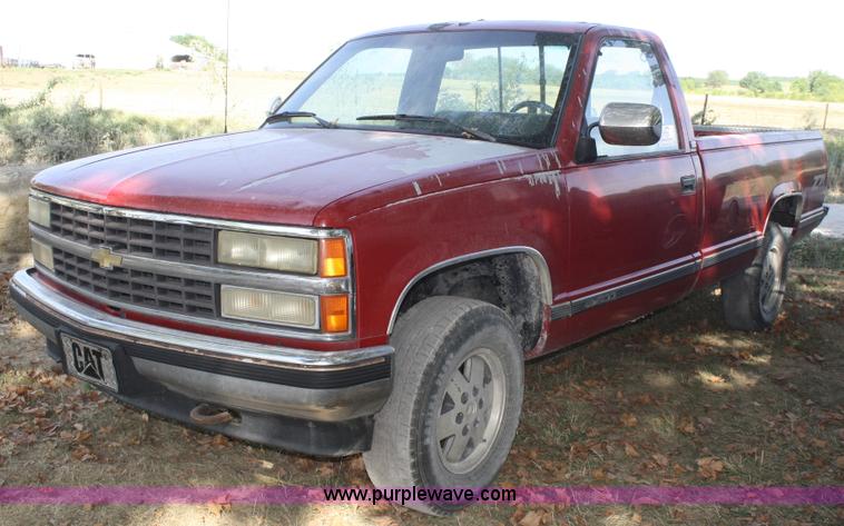 image for item B6860 1990 Chevrolet Silverado 1500 pickup truck