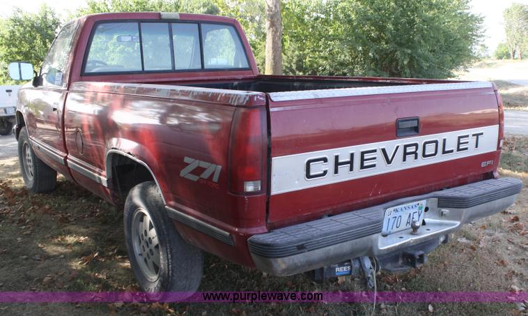 image for item B6860 1990 Chevrolet Silverado 1500 pickup truck
