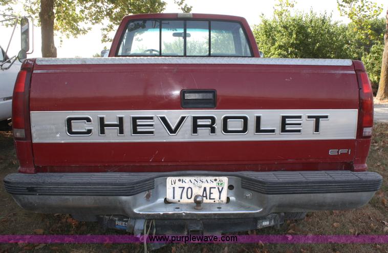 image for item B6860 1990 Chevrolet Silverado 1500 pickup truck