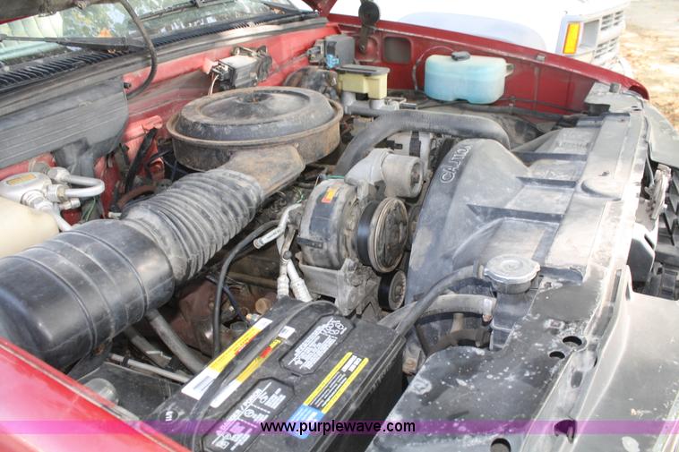 image for item B6860 1990 Chevrolet Silverado 1500 pickup truck