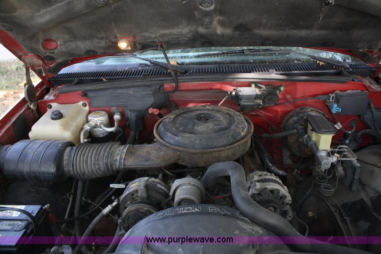 image for item B6860 1990 Chevrolet Silverado 1500 pickup truck