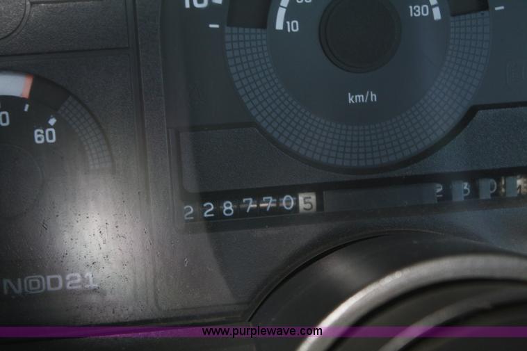 image for item B6860 1990 Chevrolet Silverado 1500 pickup truck