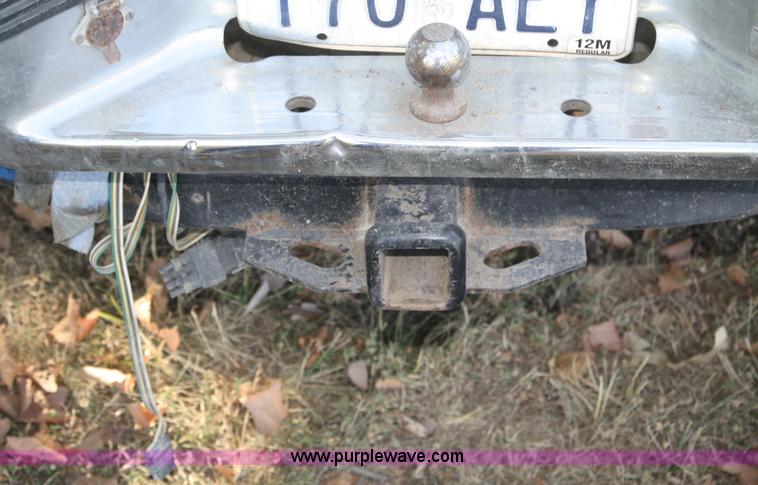 image for item B6860 1990 Chevrolet Silverado 1500 pickup truck