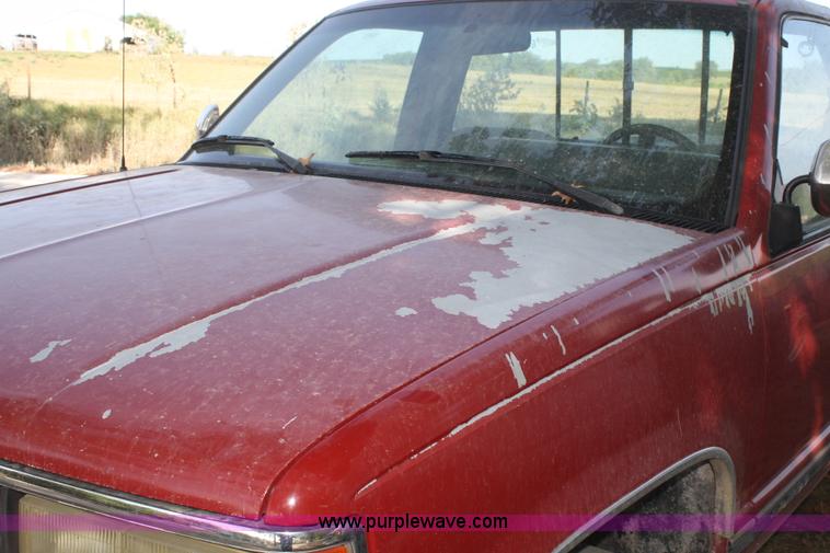 image for item B6860 1990 Chevrolet Silverado 1500 pickup truck