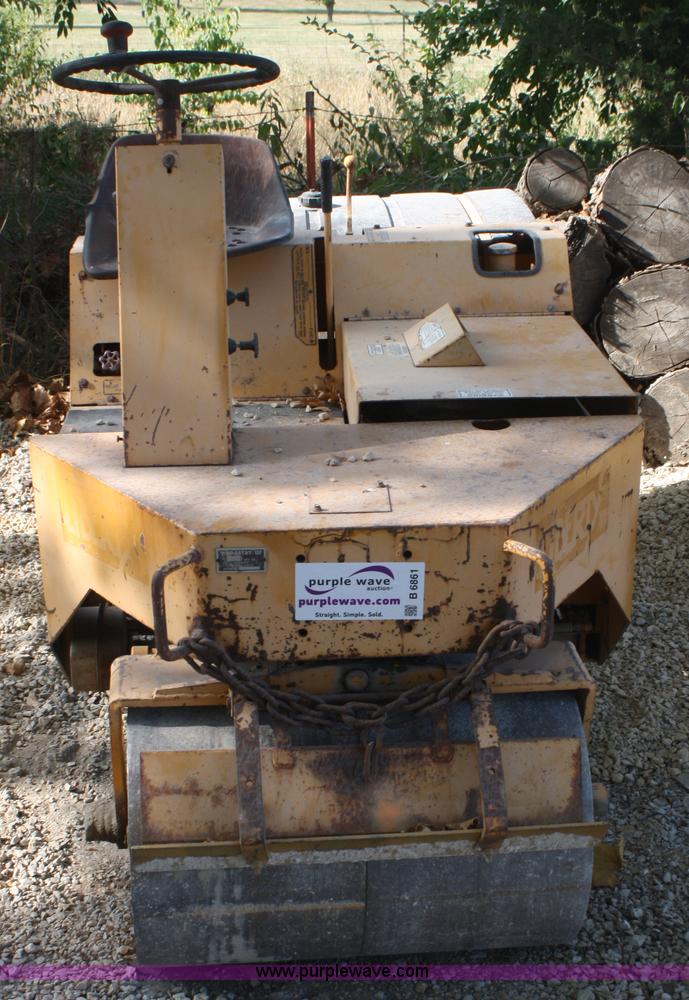 image for item B6861 Rosco Vibrastat III roller