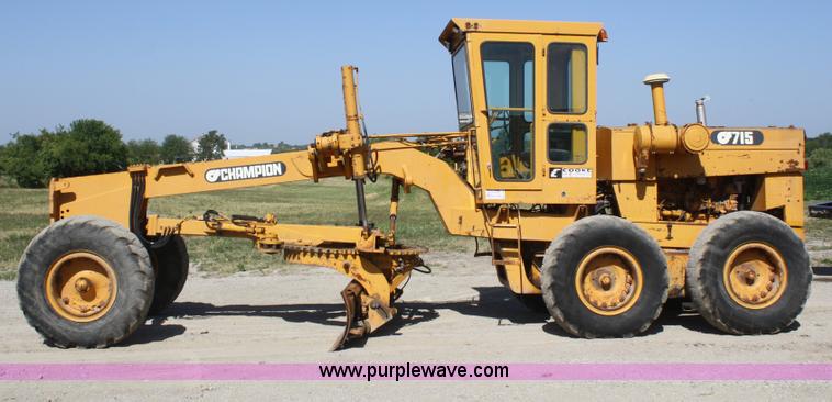 image for item B6862 1978 Champion 715 motor grader