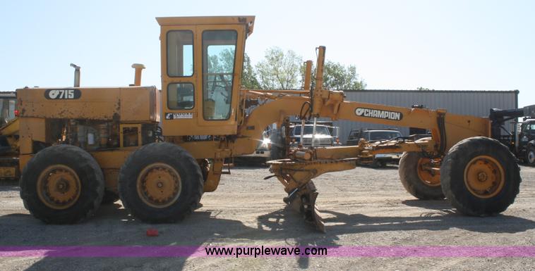 image for item B6862 1978 Champion 715 motor grader