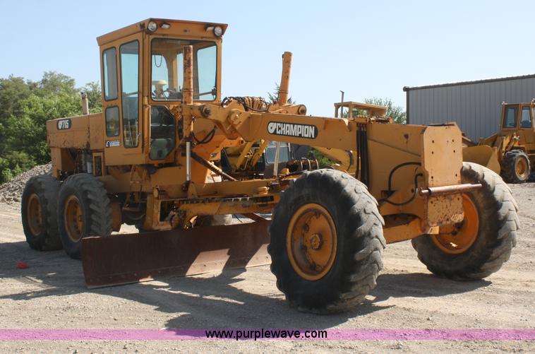 image for item B6862 1978 Champion 715 motor grader