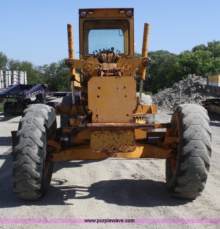 image for item B6862 1978 Champion 715 motor grader