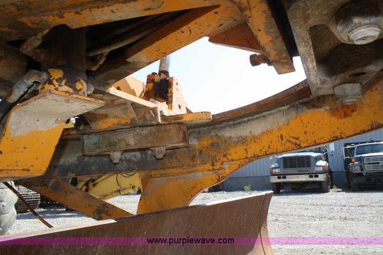 image for item B6862 1978 Champion 715 motor grader