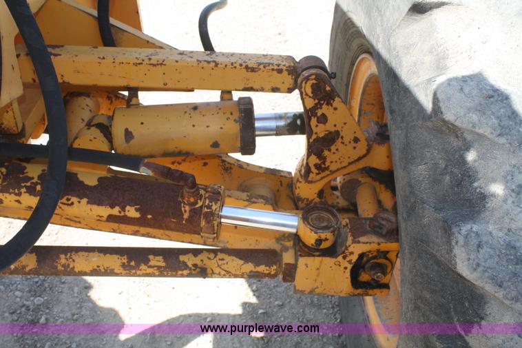 image for item B6862 1978 Champion 715 motor grader