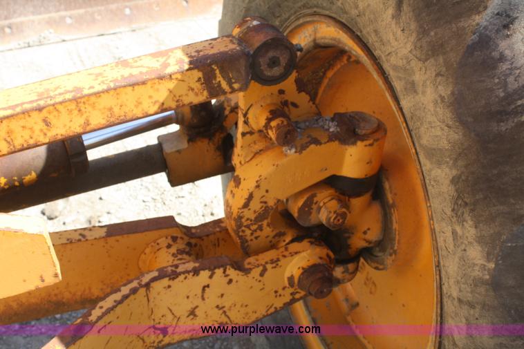 image for item B6862 1978 Champion 715 motor grader