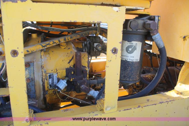 image for item B6862 1978 Champion 715 motor grader