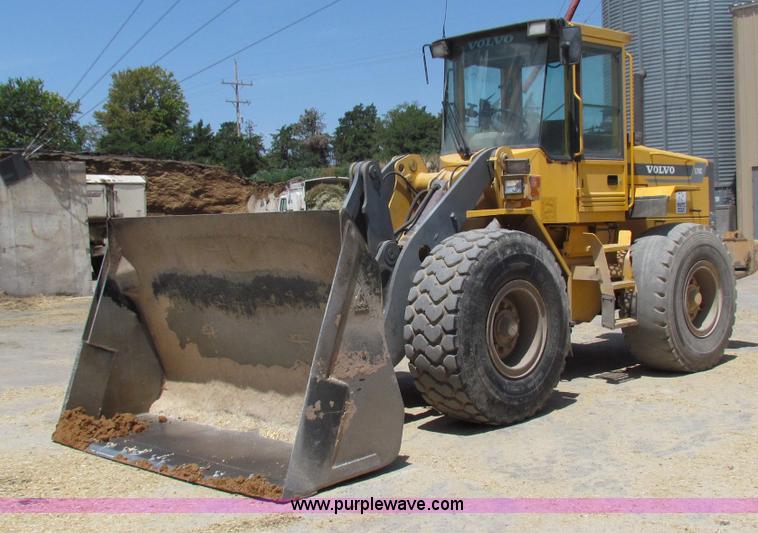 image for item B7341 1999 Volvo L70C wheel loader